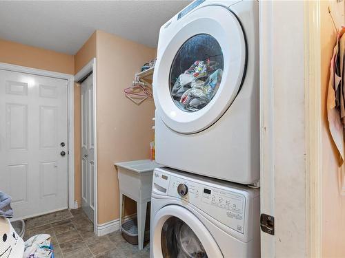 2350 Gould Rd, Nanaimo, BC - Indoor Photo Showing Laundry Room