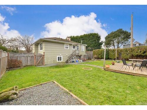 1700 Albert Ave, Victoria, BC - Outdoor With Backyard