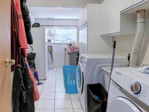 352/354 Alexander Ave, Kamloops, BC - Indoor Photo Showing Laundry Room