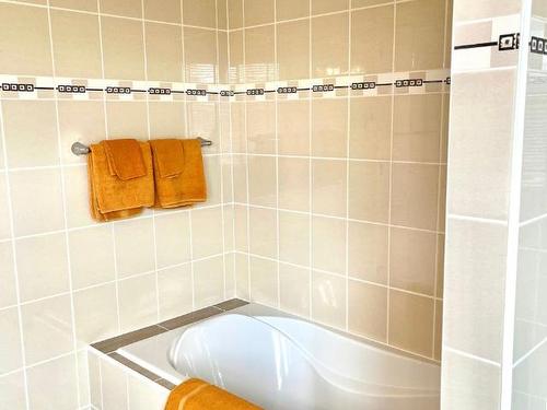 324 Basalt Drive, Logan Lake, BC - Indoor Photo Showing Bathroom