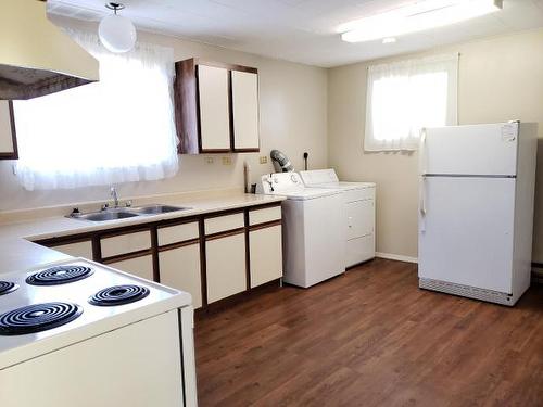100 Barnes Street, Ashcroft, BC - Indoor Photo Showing Laundry Room