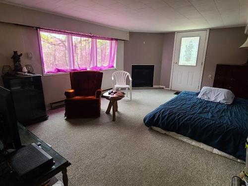 100 Barnes Street, Ashcroft, BC - Indoor Photo Showing Bedroom