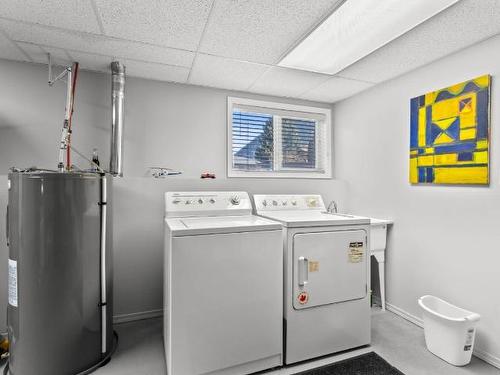 319 Brooke Drive, Chase, BC - Indoor Photo Showing Laundry Room