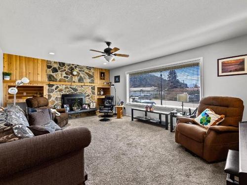 319 Brooke Drive, Chase, BC - Indoor Photo Showing Living Room With Fireplace