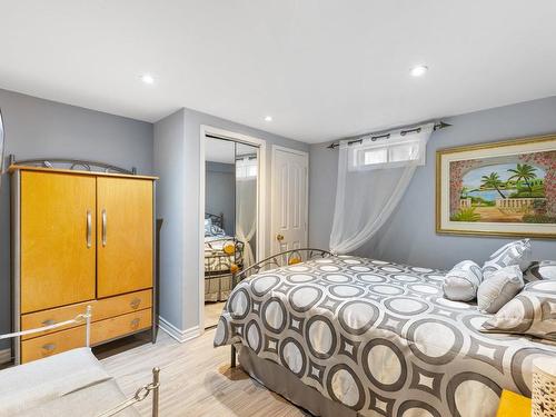 Chambre Ã Â coucher - 486 Rue Donatien, Laval (Fabreville), QC - Indoor Photo Showing Bedroom