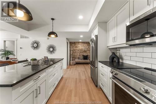 247 Brock Street Unit# 103, Amherstburg, ON - Indoor Photo Showing Kitchen With Upgraded Kitchen