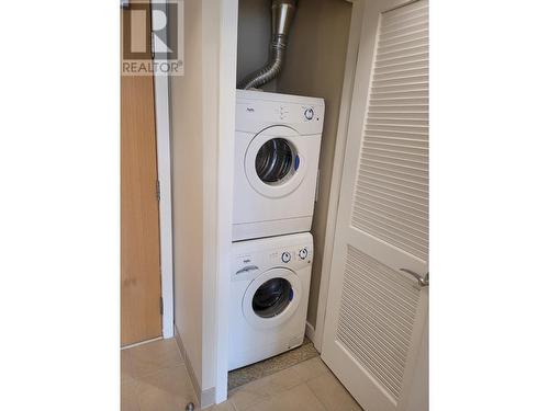 15 Park Place Unit# 328, Osoyoos, BC - Indoor Photo Showing Laundry Room