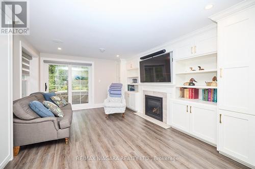 50 Aberdeen Lane S, Niagara-On-The-Lake, ON - Indoor Photo Showing Living Room With Fireplace