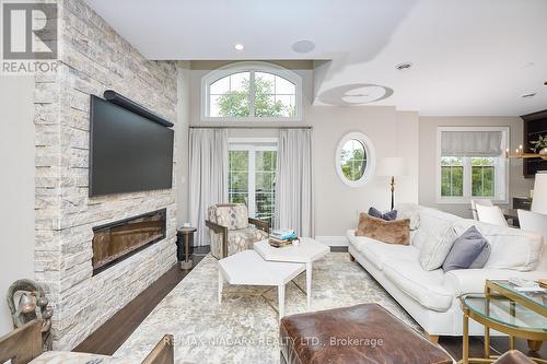 50 Aberdeen Lane S, Niagara-On-The-Lake, ON - Indoor Photo Showing Living Room With Fireplace