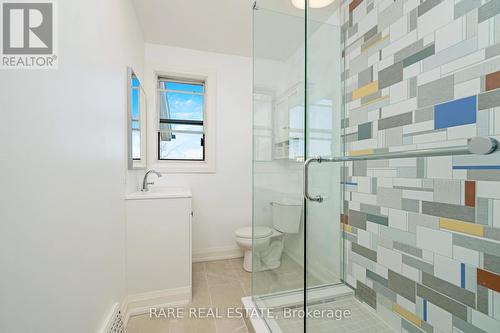 216 Oakwood Ave, Toronto, ON - Indoor Photo Showing Bathroom