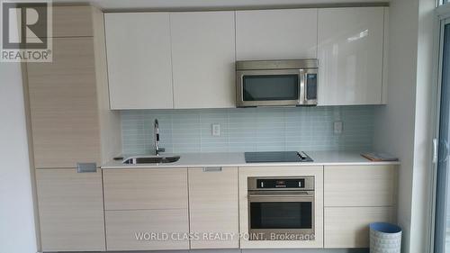 #1202 -210 Simcoe St, Toronto, ON - Indoor Photo Showing Kitchen With Upgraded Kitchen