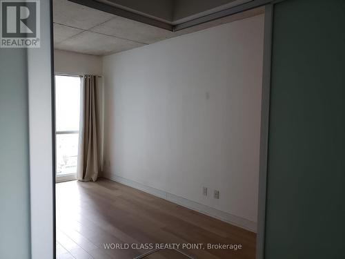 #1202 -210 Simcoe St, Toronto, ON - Indoor Photo Showing Other Room