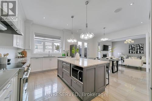 19 Painted Pony Trail, Vaughan, ON - Indoor Photo Showing Kitchen With Upgraded Kitchen