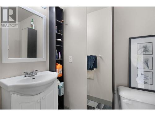 3655 Mcbride Road, Blind Bay, BC - Indoor Photo Showing Bathroom