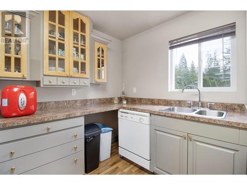 3655 Mcbride Road, Blind Bay, BC - Indoor Photo Showing Kitchen With Double Sink