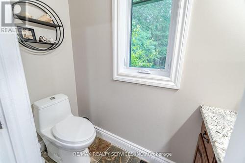 32 Damascus Dr, Caledon, ON - Indoor Photo Showing Bathroom