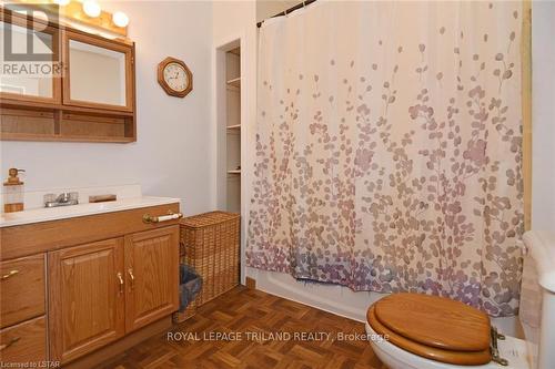851 Elias St, London, ON - Indoor Photo Showing Bathroom