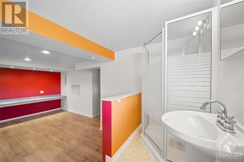 With ensuite 3pc bath - 8027 Parkway Road, Metcalfe, ON - Indoor Photo Showing Bathroom