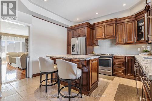 14 Rebecca Crt, Barrie, ON - Indoor Photo Showing Kitchen With Upgraded Kitchen