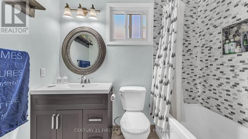 64 Josephine St, London, ON - Indoor Photo Showing Bathroom