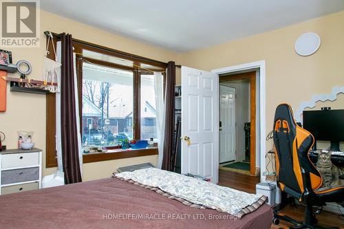 534 Josephine Avenue, Windsor, ON - Indoor Photo Showing Bedroom