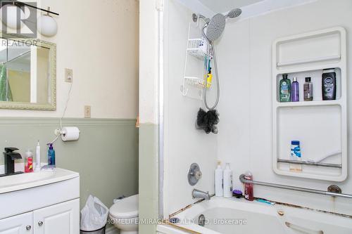 534 Josephine Avenue, Windsor, ON - Indoor Photo Showing Bathroom