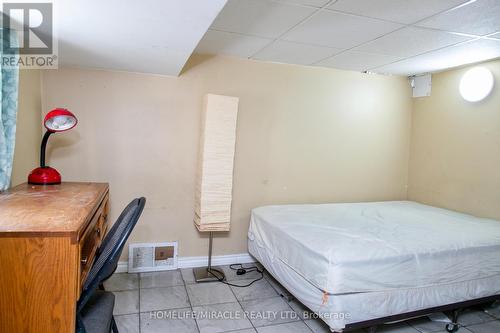 534 Josephine Ave, Windsor, ON - Indoor Photo Showing Bedroom