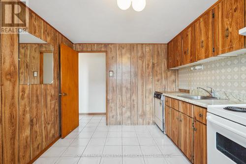 7 Capilano Drive, Hamilton, ON - Indoor Photo Showing Kitchen
