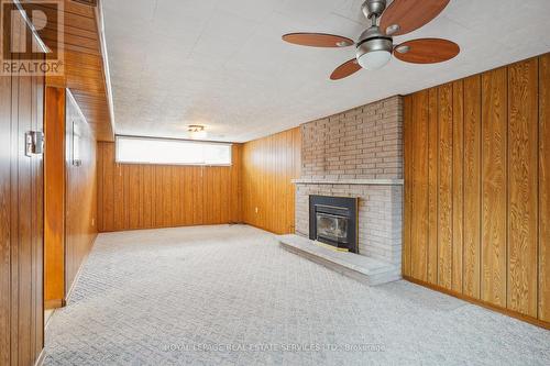 7 Capilano Drive, Hamilton, ON - Indoor With Fireplace