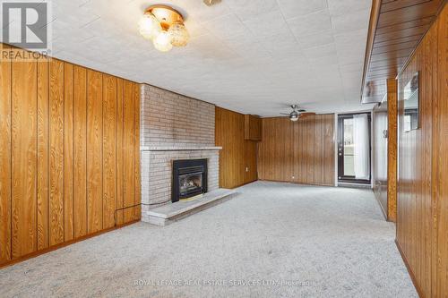 7 Capilano Dr, Hamilton, ON - Indoor With Fireplace
