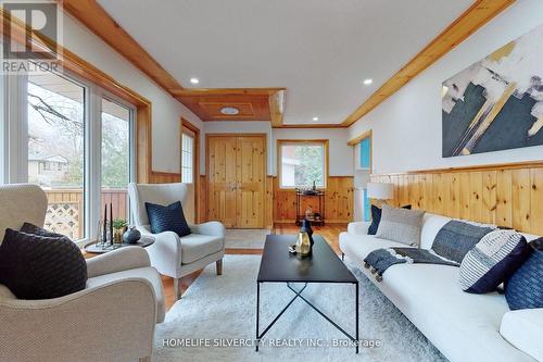 217 Clark Ave, Kitchener, ON - Indoor Photo Showing Living Room
