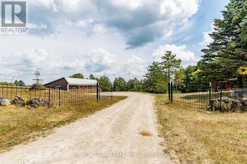 3110 Sideroad 30, Milton, ON - Outdoor