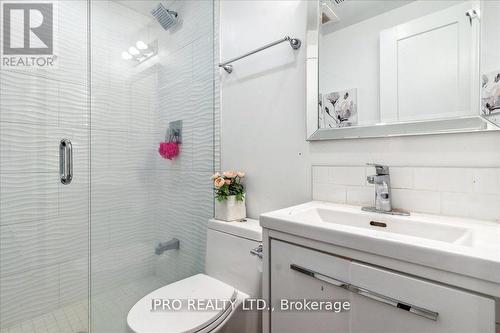 925 Hickory Cres E, Milton, ON - Indoor Photo Showing Bathroom