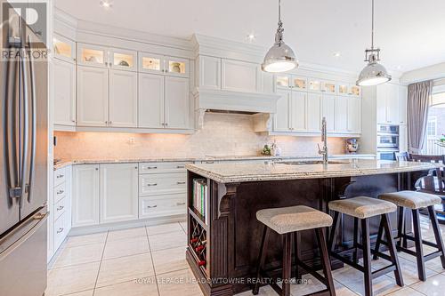279 Kincardine Terr, Milton, ON - Indoor Photo Showing Kitchen With Upgraded Kitchen