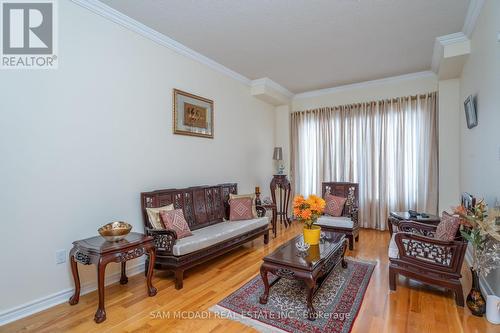 2360 Silverwood Drive, Mississauga, ON - Indoor Photo Showing Living Room