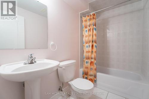 2360 Silverwood Drive, Mississauga, ON - Indoor Photo Showing Bathroom