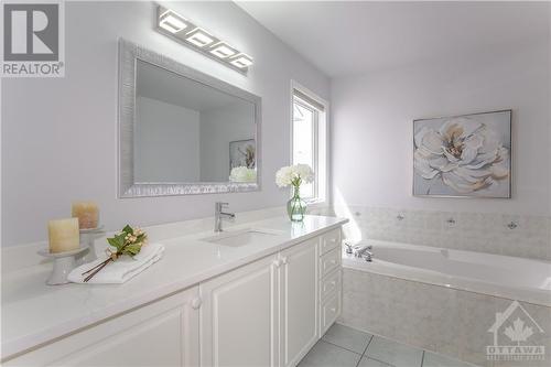 4 Keighley Circle, Ottawa, ON - Indoor Photo Showing Bathroom