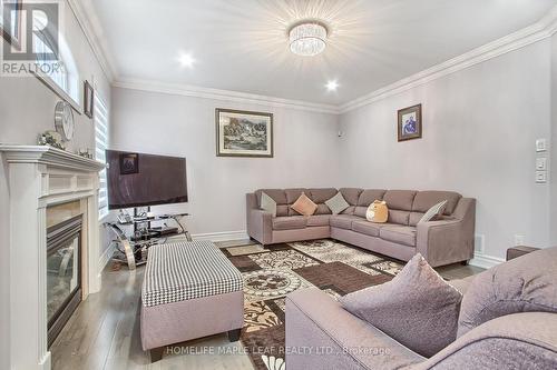 5 Villagewood St, Brampton, ON - Indoor Photo Showing Living Room