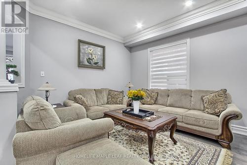 5 Villagewood St, Brampton, ON - Indoor Photo Showing Living Room