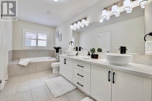 25 Ladbrook Cres, Brampton, ON - Indoor Photo Showing Bathroom