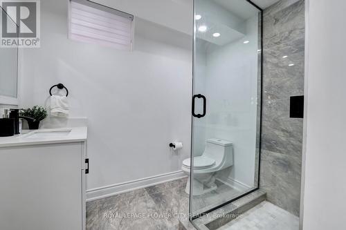 25 Ladbrook Crescent, Brampton, ON - Indoor Photo Showing Bathroom