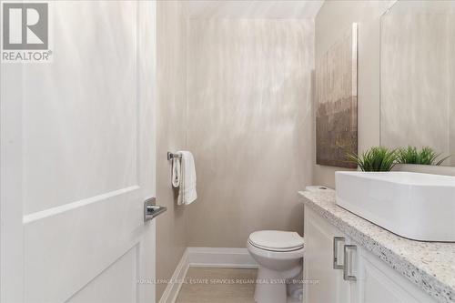 2128 Agincourt Cres, Burlington, ON - Indoor Photo Showing Bathroom