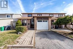2520 SPRUCE NEEDLE DR  Mississauga, ON L5L 1M6
