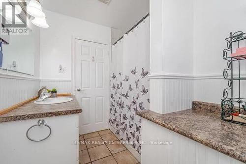 1478 Wise Ave, Burlington, ON - Indoor Photo Showing Bathroom