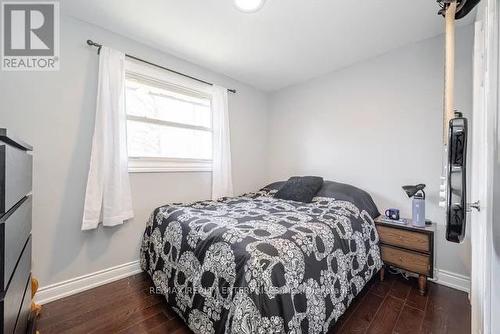 1478 Wise Ave, Burlington, ON - Indoor Photo Showing Bedroom