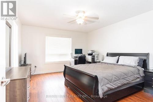 74 Gore Drive, Barrie, ON - Indoor Photo Showing Bedroom