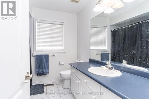 74 Gore Drive, Barrie, ON - Indoor Photo Showing Bathroom