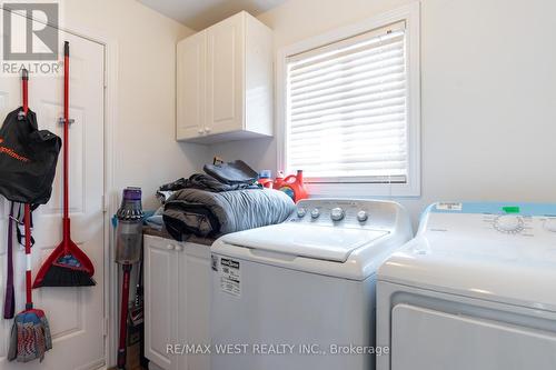 74 Gore Dr, Barrie, ON - Indoor Photo Showing Laundry Room