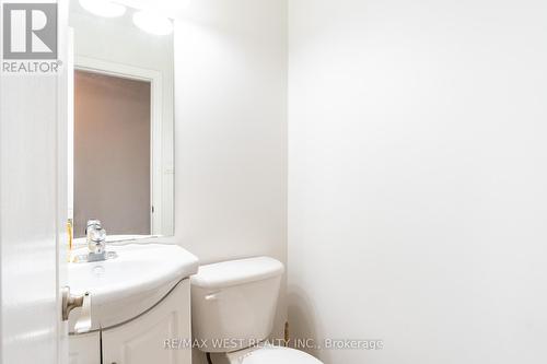 74 Gore Drive, Barrie, ON - Indoor Photo Showing Bathroom