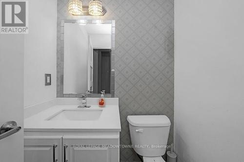 30 Saunter Crt, Brampton, ON - Indoor Photo Showing Bathroom